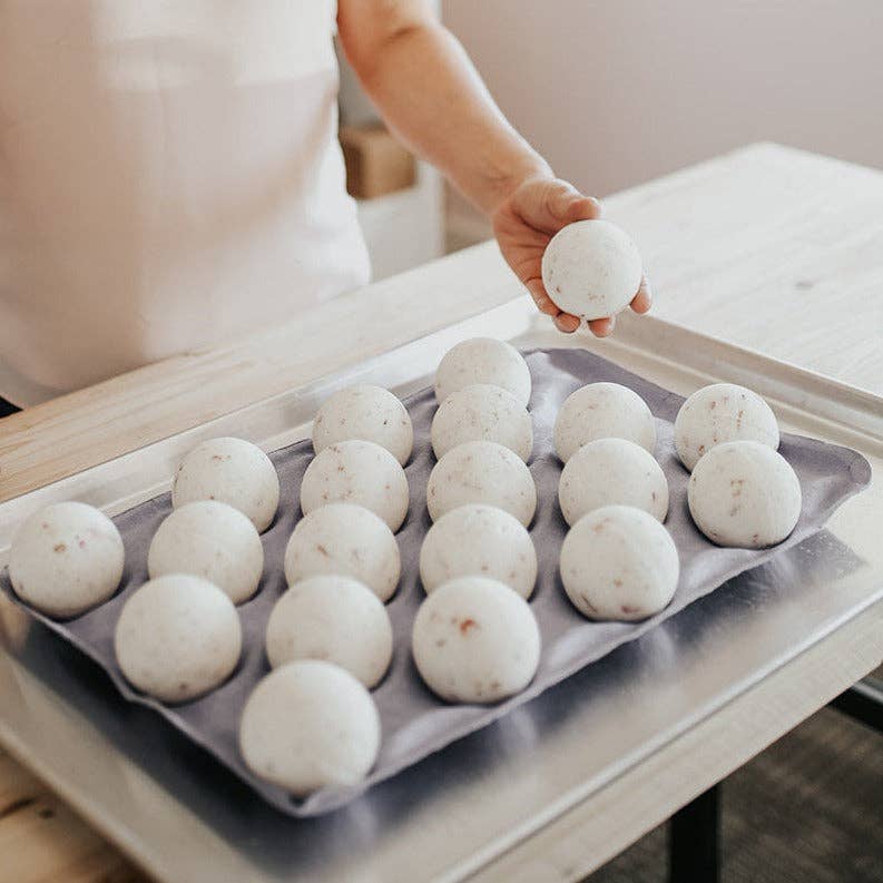 Oatmeal, Milk and Honey Bath Bomb - Made in Canada