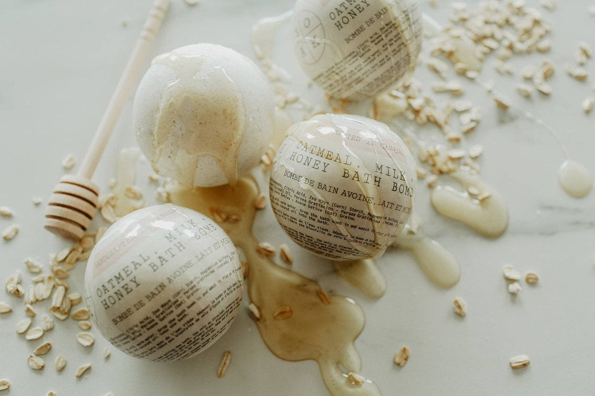 Oatmeal, Milk and Honey Bath Bomb - Made in Canada