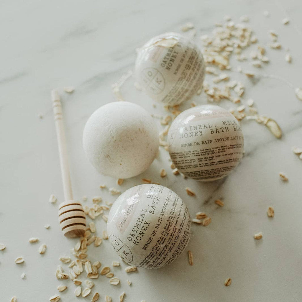 Oatmeal, Milk and Honey Bath Bomb - Made in Canada