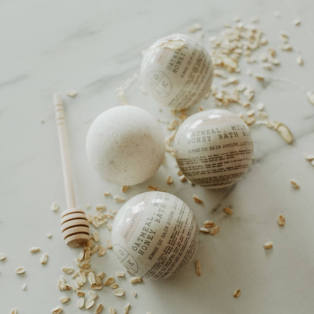 Oatmeal, Milk and Honey Bath Bomb - Made in Canada
