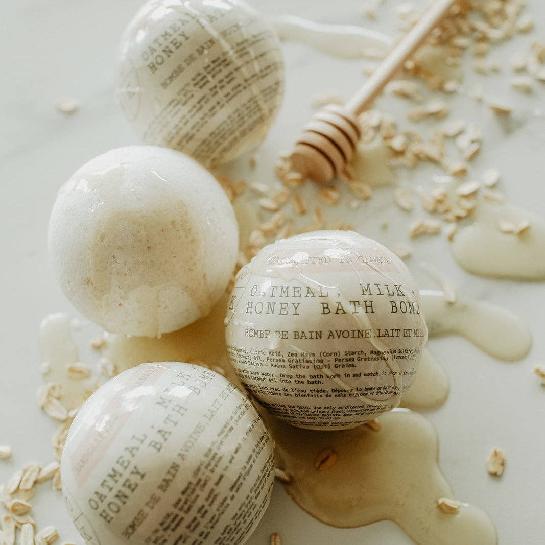 Oatmeal, Milk and Honey Bath Bomb - Made in Canada
